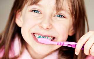 Когда уже можно начинать ребенку чистить зубы?